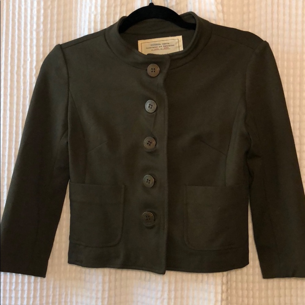 Army green cropped blazer w/brushed gold buttons